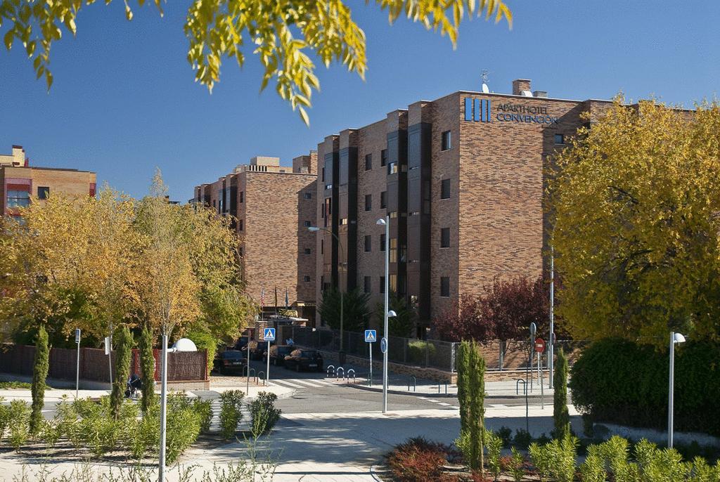 Aparthotel Convencion-Barajas - Madrid — Photos 1
